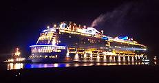 Nachtpassage: Die `Ovation of the Seas ist endlich da ...