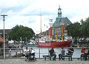 Emden, Am Ratsdelft: Hafen-Wanderung oder Fugngerzonen-Besuch zu empfehlen ...
