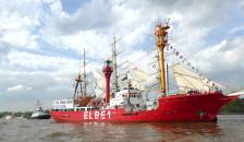 ELBE 1: Traditionsschiff unterwegs ...
