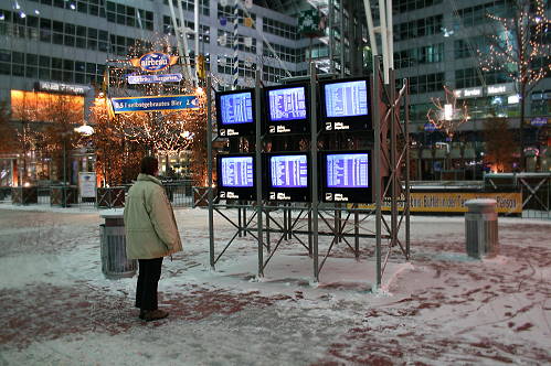 Schneetreiben unter dem Hallendach am Flughafen München ... Schneetreiben unter dem Hallendach am Flughafen München ...