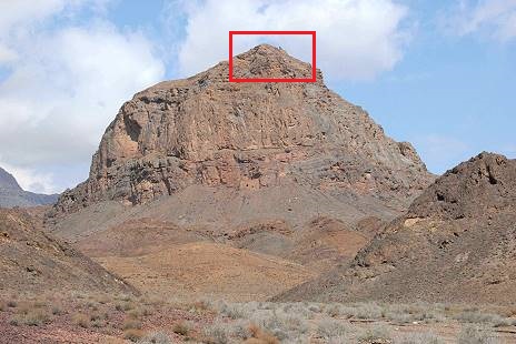 Auergewhnliche Lage: Festung auf einem 300 m hohen steilen Felsen ...