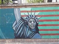 Iran: Teheran, Antiamerikanische Straenkunst ...