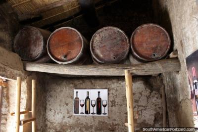 Historische Weinfsser bei Tarija ...