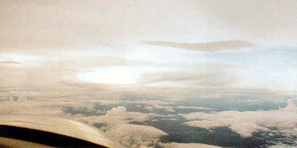 Flugwetter am Ende der Regenzeit: Querab von Johannesburg ...