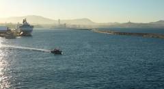 Marseille: In der Ferne das Wahrzeichen der Stadt ...