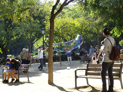 Seifenblasen-Unterhaltung ...