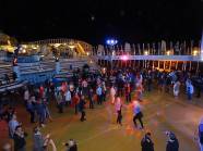 ... und die Sail Away Party nimmt ihren Lauf ...