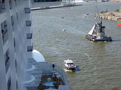 Ein alter Bekannter: der Schwimmkran!