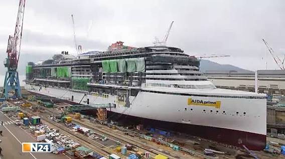 AIDAprima in der Mitsubishi-Werft (Bild: Reportage N24 `The Final Countdown, Screenshot: Explorer Magazin)