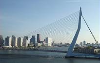 ... an der imposanten Erasmusbrücke ... ... an der imposanten Erasmusbrücke ...