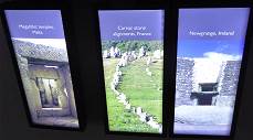 Hinweise auf vertraute Gegenden: Carnac, Newgrange ...