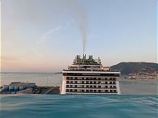 ... aber genau in unseren "Infinity-Pool" ..? ... aber genau in unseren "Infinity-Pool" ..?