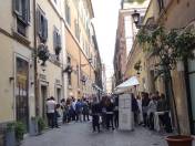 Dichtes Getmmel auf allen Straen ...