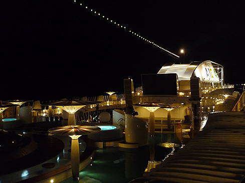 Zeit fr `Sail Away ...