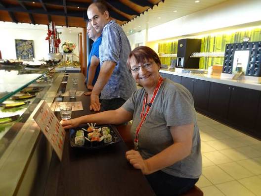 Kunstwerk mit Schöpferin ... Kunstwerk mit Schöpferin ...