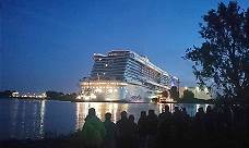 Bewegung an der Dockschleuse: 08.10.18, 19:36 Uhr