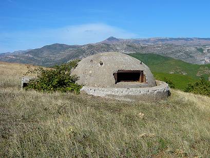 Andenken an die Enver Hoxha Zeit: Bunker ...