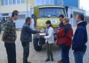 Der Unimog wechselt in die albanische Sektion vom CHW ...