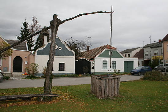 Ziehbrunnen in Apetlon ...