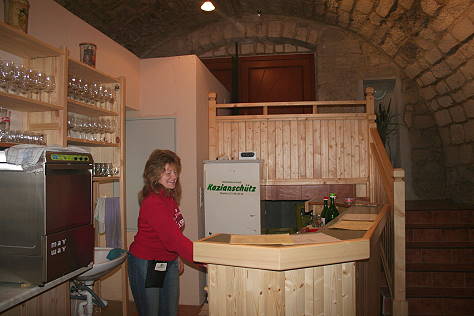 In der Kellerschenke der Familie Steindl ...