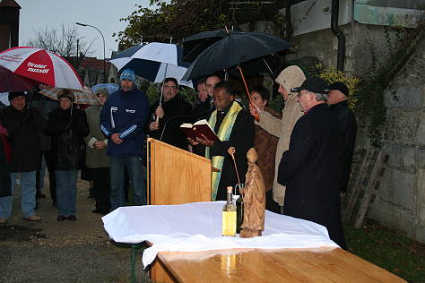 ... und die Weinsegnung mit dem Stadtpfarrer ...