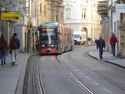 Mit der Tram durch die Stadt ...