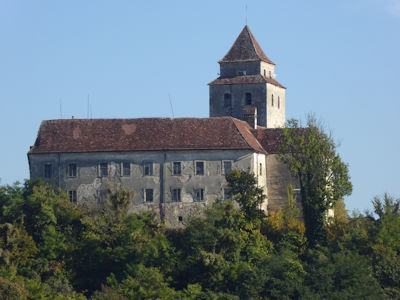 Ausblick auf Schloss Ehrenhausen ...
