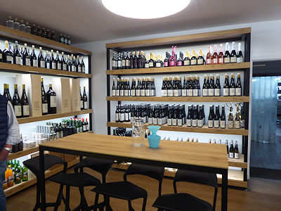 Verfhrerischer Weinshop ...