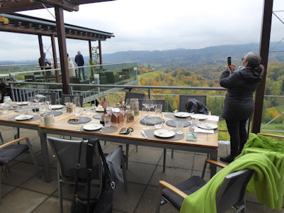 Terrasse mit Weitblick ...