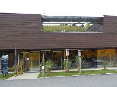 Stylische Kellerei Sabathi mit Durchblick ...