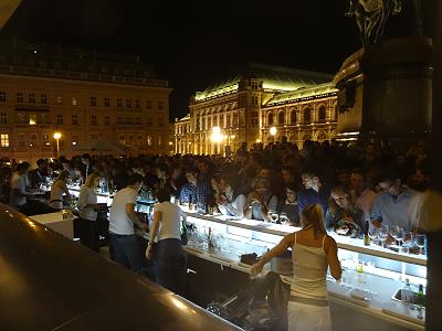 Gewimmel an der Bar ... Gewimmel an der Bar ...