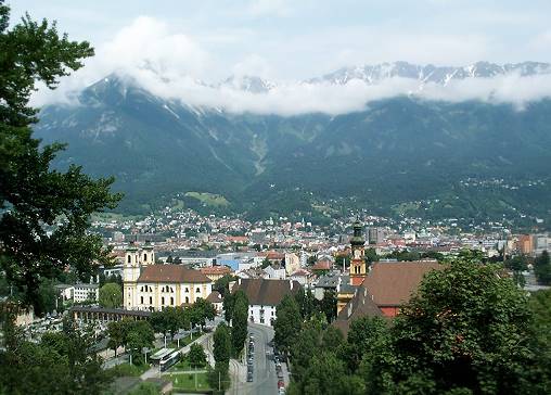 Auftakt zur BergSonnwend 2004: Innsbruck noch im Sonnenschein ...