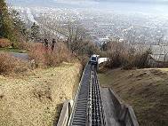 Hinauf in die Höhen über Innsbruck mit der Hungerburgbahn ...