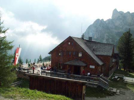 Blick auf die "Erfurter Htte" ...