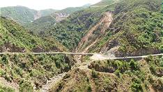 Gut ausgebaute Hhenstrae ...