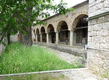 ber den Vorgrten sieht man doch einige Fresken ...