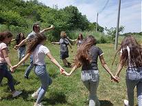 Unbemerkt schleicht sich Spionin Grazyna in die Gruppe ... ;-))