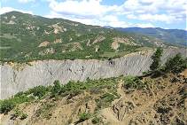 Glnzend graue Schotterhalden, geologisch uns nicht bekannt