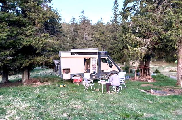 Beim Einparken in diese schne Parkposition passiert es ...
