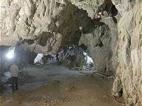 In der Schauhhle von Volonet ...