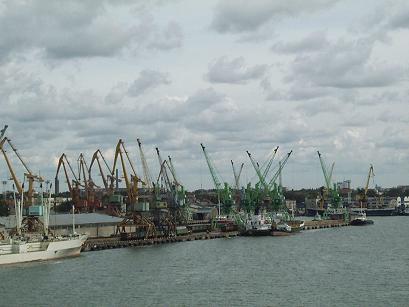 Kran neben Kran: Der Hafen von Klaipeda