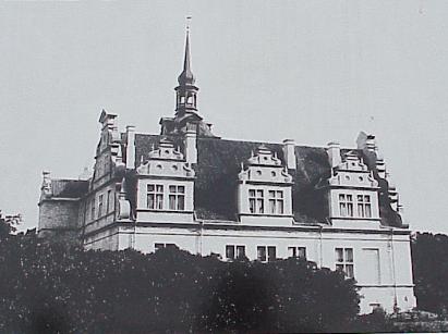 Schloss Lindenhof ...