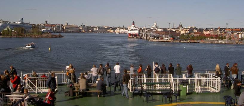 Unterwegs mit den Wodka-Touristen: Abfahrt aus Helsinki ...