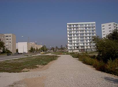 Alte neben neuen Platten in Prnu ...