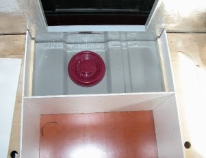 Frischwassertank im Fuboden: 45 l Kapazitt ...