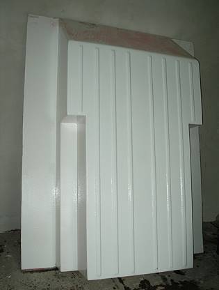 Fertig laminiertes und lackiertes Unterteil ...