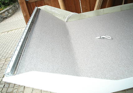 Dach fertig gedmmt, verkabelt ...