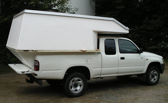 Die Schr�ge hinten passt bereits genau ...