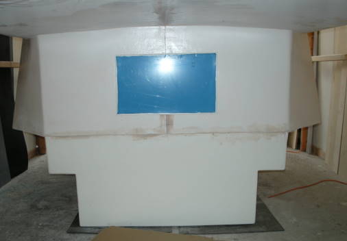 Blick ins Fahrerhaus m�glich und umgekehrt durch Fenster vorn ...