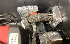 Aufwndige Isolation von Auspuffrohr und Flansch